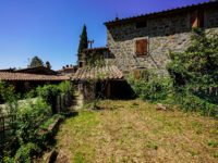 Porzione di casale in pietra con giardino in vendita nel comune di Santa Fiora [743]