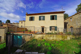 Casa indipendente con giardino in vendita in Toscana [856]